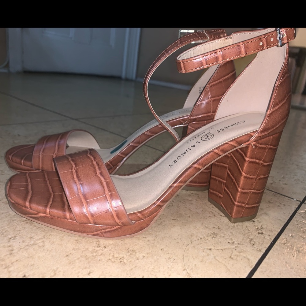 Chinese Laundry Platform Sandal shoes pumps heels 7.5